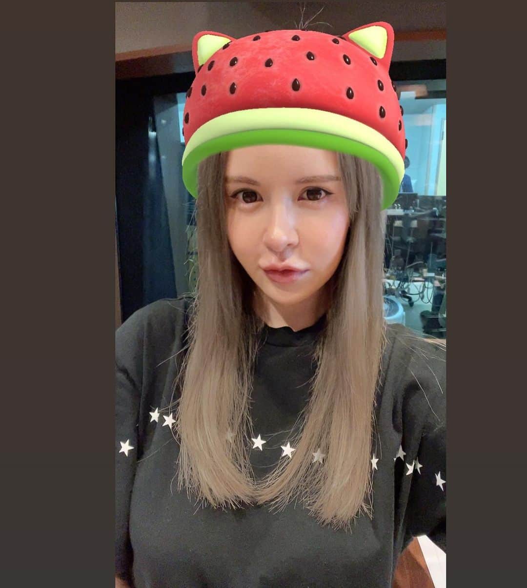 森藤恵美のインスタグラム：「今年初スイカ🍉の前に、初メロン🍈になりそう😋😚 来週メロン食べます🍈🙌」