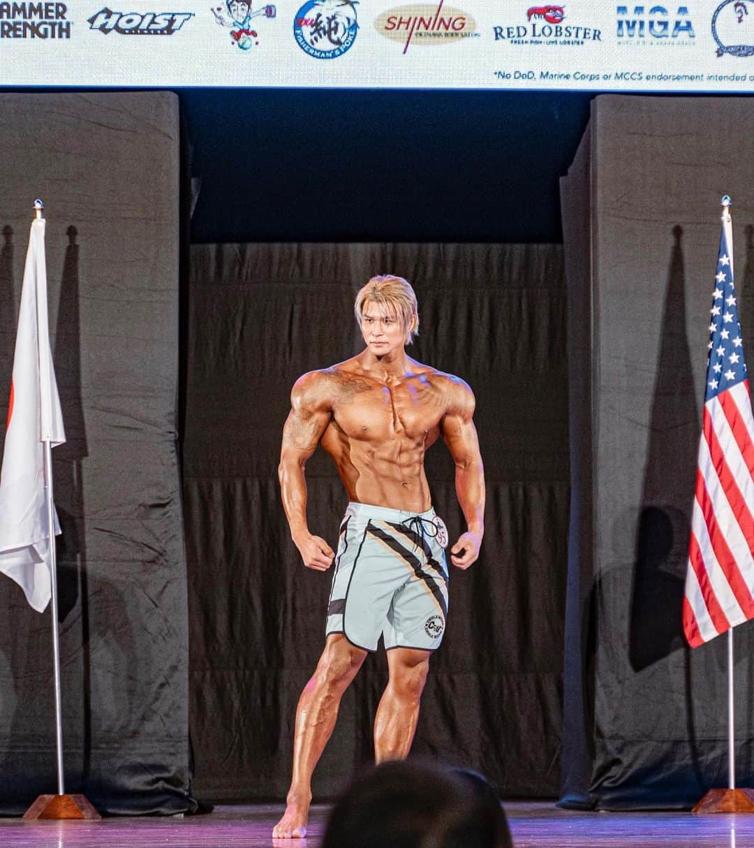 のインスタグラム：「. MCCS Far East Bodybuilding2023  Men's Physique  Last Stage  #筋肉#muscle#workout#training#ワークアウト#トレーニング#筋トレ#bodybuilding#mensphysique#ダイエット#diet#fitness#フィットネス#フィジーク#ボディビル#mccs#fareastbodybuilding」