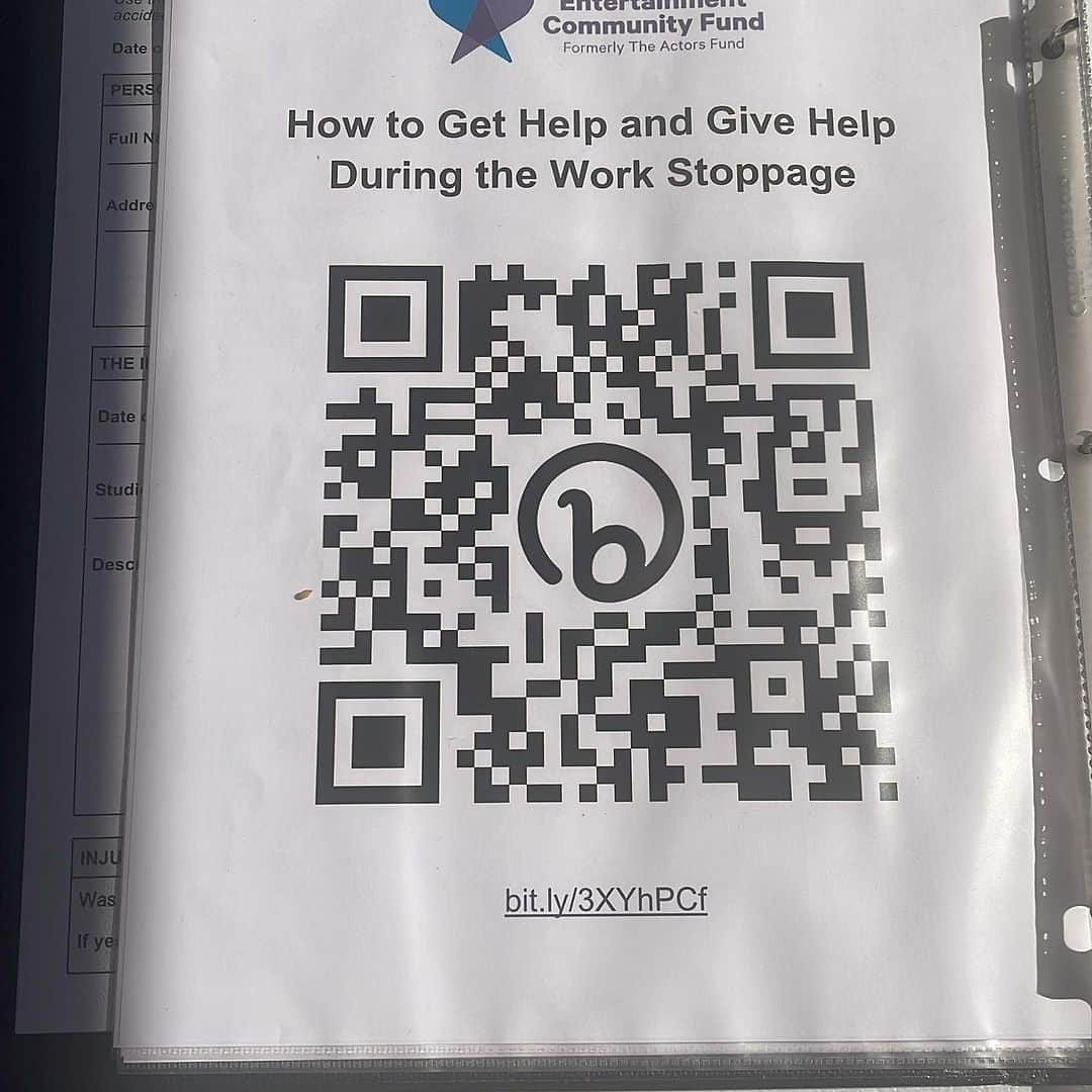 ジョン・キャロル・リンチさんのインスタグラム写真 - (ジョン・キャロル・リンチInstagram)「@sagaftra @wgaeast #sagaftrastrong #wgastrong  use this QR code to donate to the entertainment community fund」7月26日 22時59分 - mrjclynch