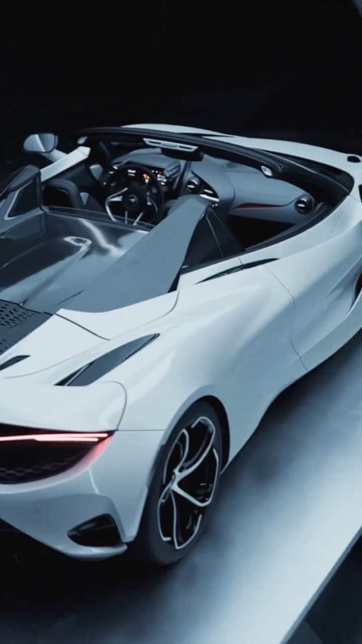McLaren Automotiveのインスタグラム：「A work of art that will really move you.  #McLaren #McLarenAuto #750S」
