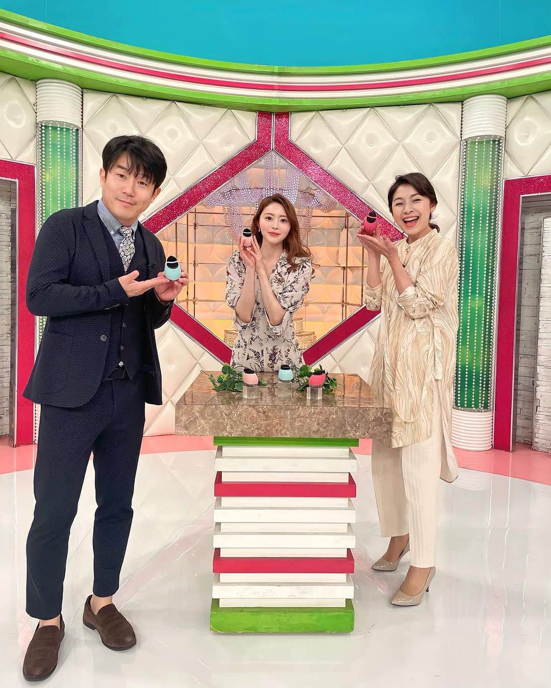 松田唯花のインスタグラム：「【テレビ出演します📺】  明日11時頃、フジテレビ『いいものプレミアム』に出ます🌍  私が過去最長で愛用している美顔器をご紹介！  ☑︎毛穴汚れが悩み ☑︎お得に買いたい ☑︎たるみが気になる ☑︎時短ケアがしたい ☑︎肌に透明感が欲しい ☑︎家でエステ並みのケアをしたい  当てはまる人は要チェック！です🫶🏻  @yaman.official  @dinos_jp  #fujitv #yaman #dinos #ヤーマン #いいものプレミアム」