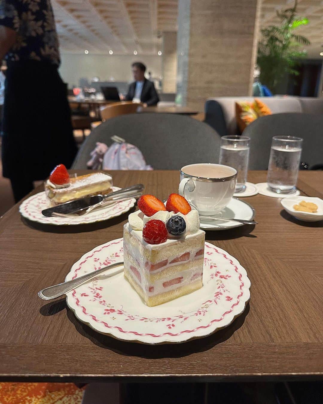 稲川千里さんのインスタグラム写真 - (稲川千里Instagram)「いっつもケーキ食べてる👧🏻🍰🍴❤️」7月26日 23時25分 - chiicamera