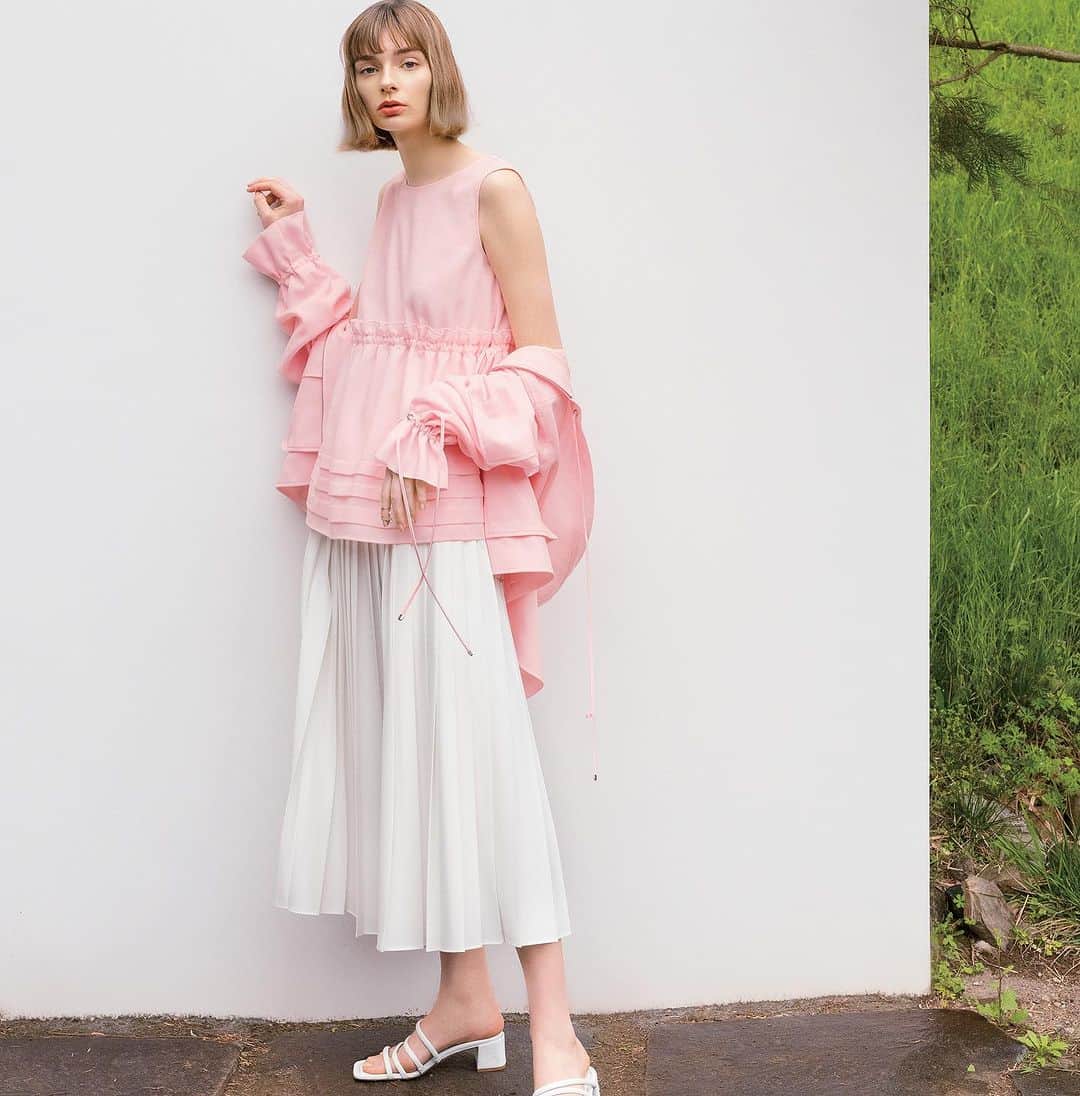 アディアムのインスタグラム：「#ADEAM Pre-Fall 2023 Collection.」