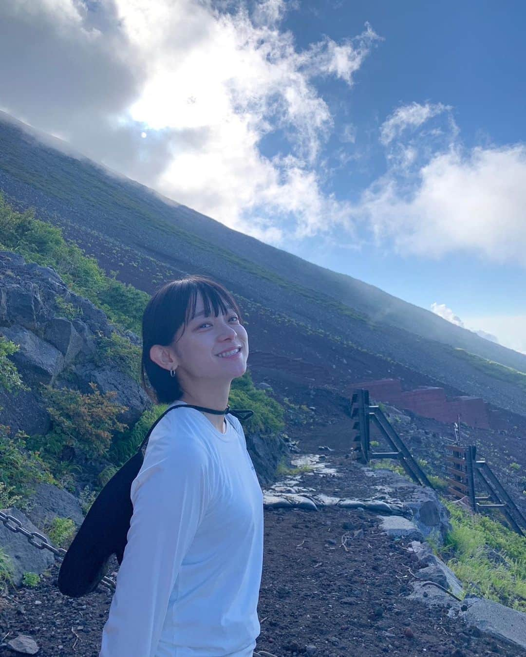 荒井愛花のインスタグラム：「みんなの声「山登りすぎじゃない？」  #愛花の登山日記  #富士山 #登山」