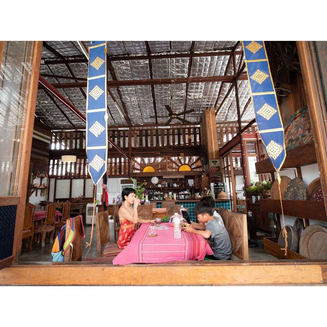 桃生亜希子さんのインスタグラム写真 - (桃生亜希子Instagram)「チェンマイで泊まったair b。 　お家みたいで、落ち着いた。 　✨🙏✨🌞🍉」7月26日 23時46分 - pinokosugar