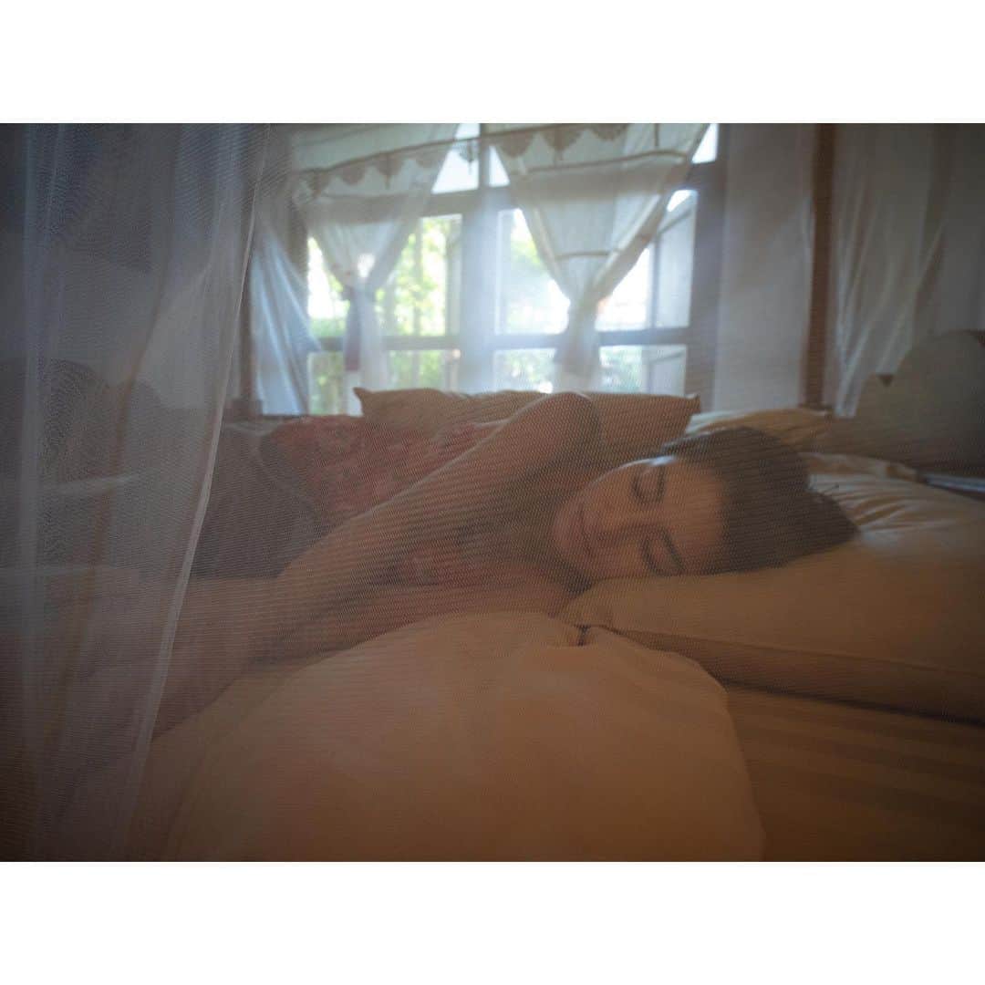 桃生亜希子さんのインスタグラム写真 - (桃生亜希子Instagram)「チェンマイで泊まったair b。 　お家みたいで、落ち着いた。 　✨🙏✨🌞🍉」7月26日 23時46分 - pinokosugar