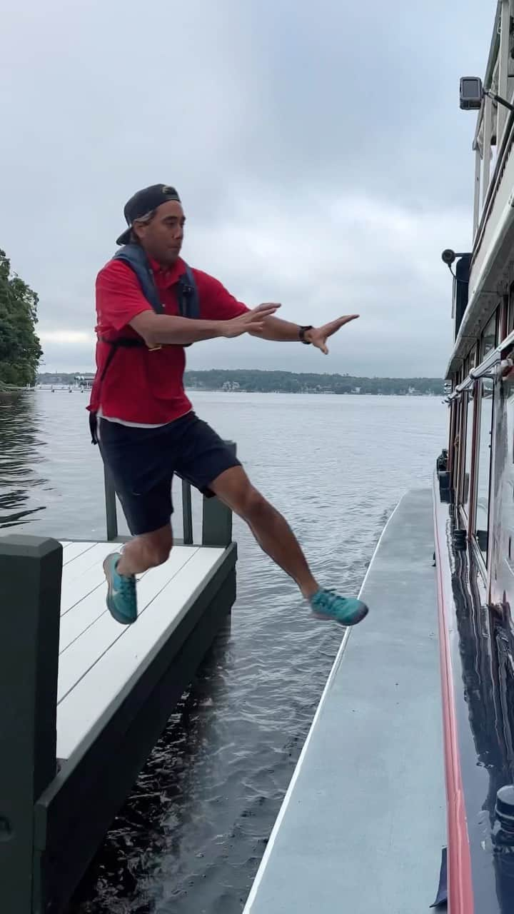 ザック・キングのインスタグラム：「I got to try #mailjumping in Lake Geneva, WI」