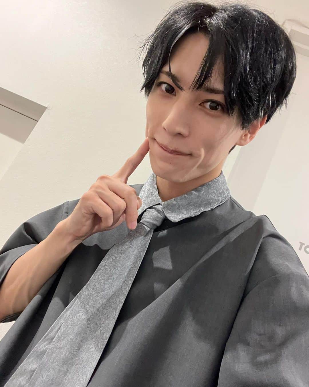 福田佑亮のインスタグラム：「ねぇねぇ、見つめていい？☺️」