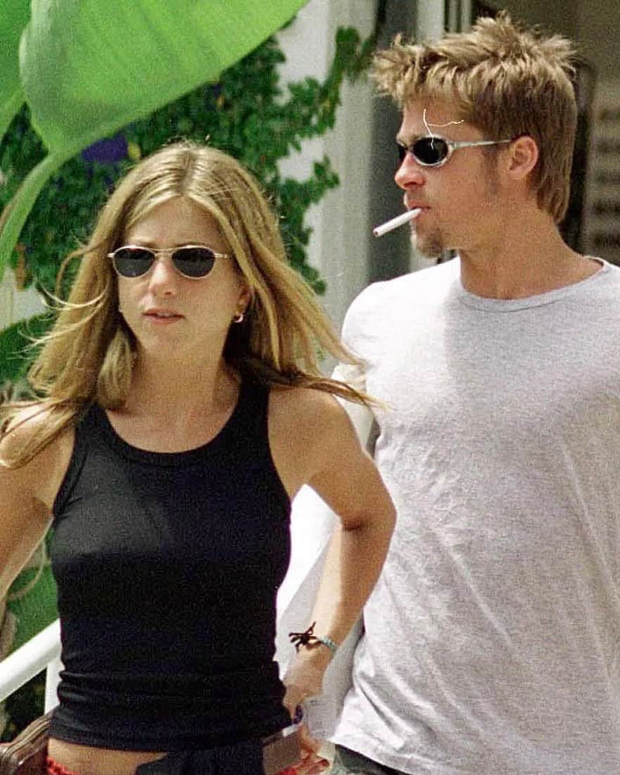 オリバーピープルズさんのインスタグラム写真 - (オリバーピープルズInstagram)「#JenniferAniston wears Aero on Rodeo Drive, 1999.」7月27日 0時47分 - oliverpeoples