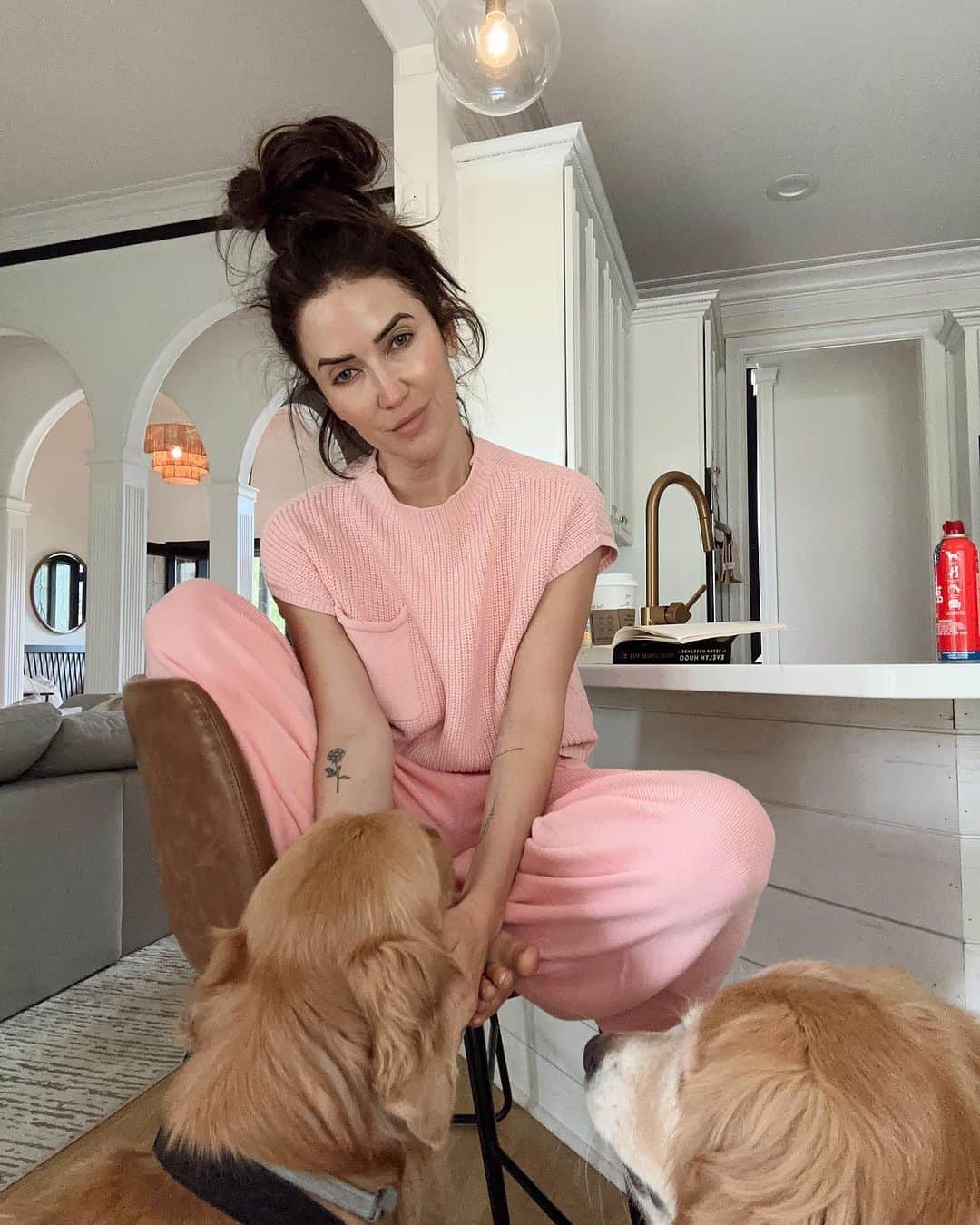 のインスタグラム：「Anyone else in their “what is my life” era? I just got 3 tattoos last night and I think I have a bird nest in my hair. So ya. Same. We can get through it, right?」