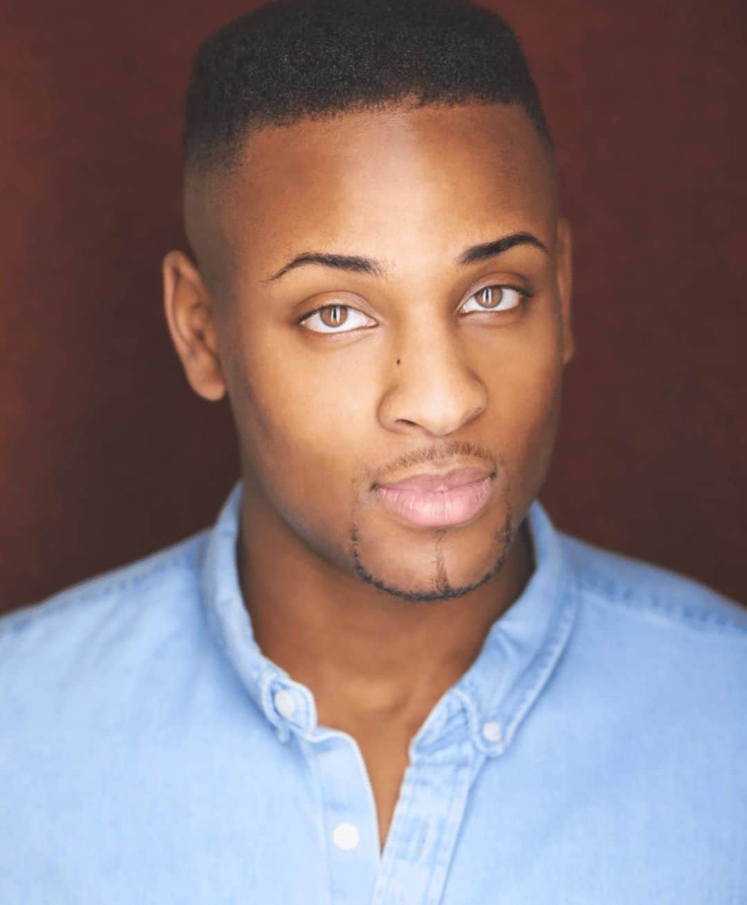 マイケル・ジャクソンのインスタグラム：「Harris Matthew is a swing cast member in @mjthemusical. He performed on Broadway in the musicals “Frozen” and “Summer: The Donna Summer Musical." Hit the link in stories to get your tickets now for Broadway performances through January 7th, 2024.」
