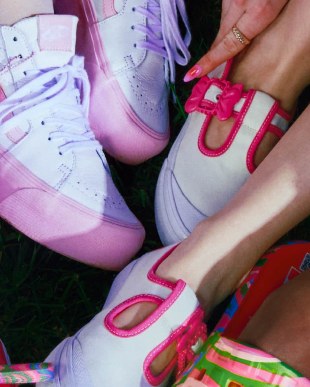 vans girlsのインスタグラム：「Get ready to play, Vans x Barbie coming soon. Sign up to be notified at the link in bio. 🎀」