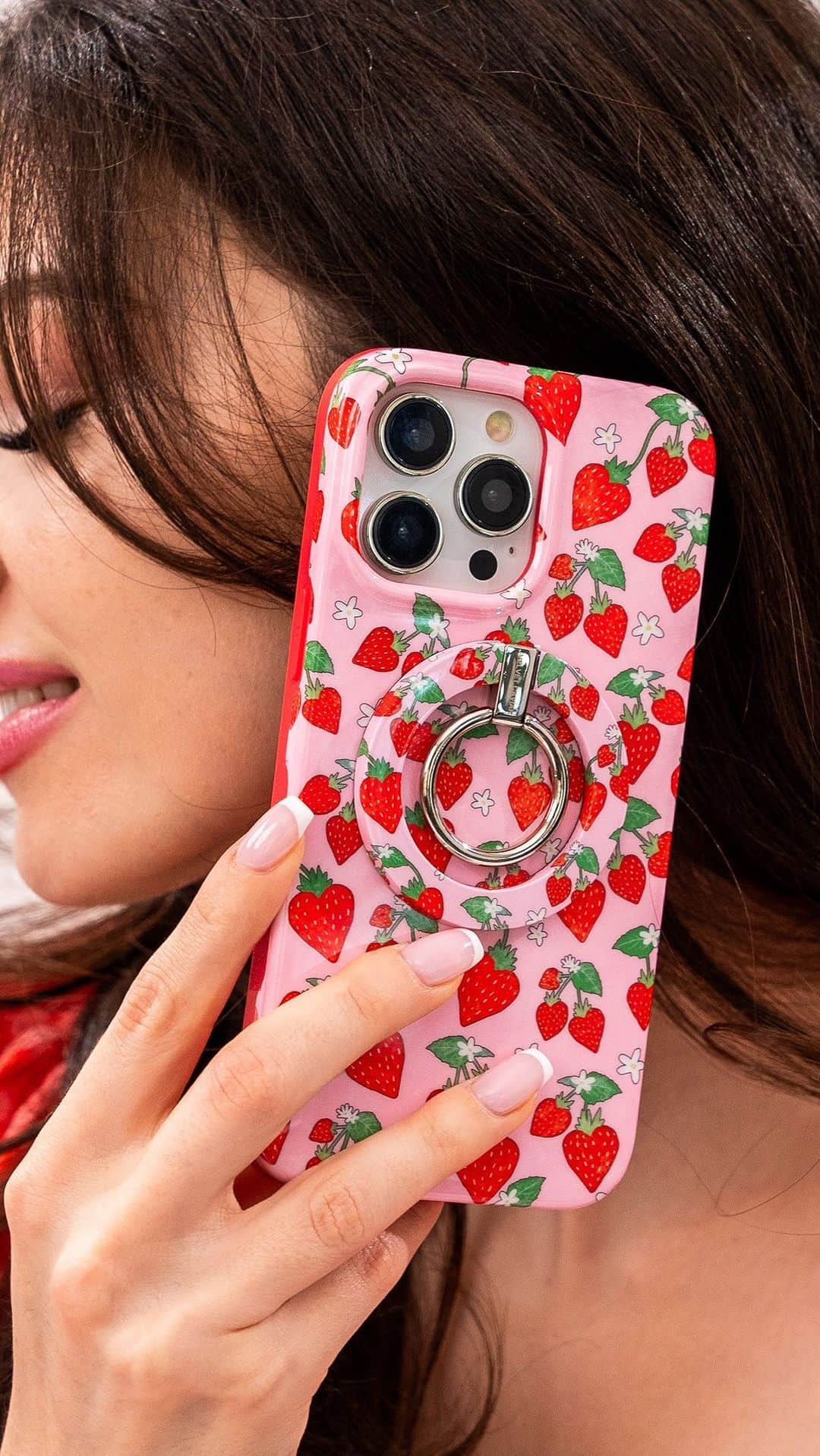 VELVETCAVIARのインスタグラム：「🍓 JUST DROPPED 🍒 Our Berries and Cherries Collection is here! 2 Limited Edition Phone Cases inspired by the perfect summer picnic.  🍒 Matching Accessories 🍓 8 foot drop protection 🍒 Scratch Resistant 🍓 MagSafe Compatible  Mon Cheri Cherry and Strawberry Sweethearts are available for both iPhone & Samsung. The Berries and Cherries Collection is a Summer ’23 Exclusive. So, once it’s gone it’s GONE! Shop our sweetest collection ever before it’s sold out.」