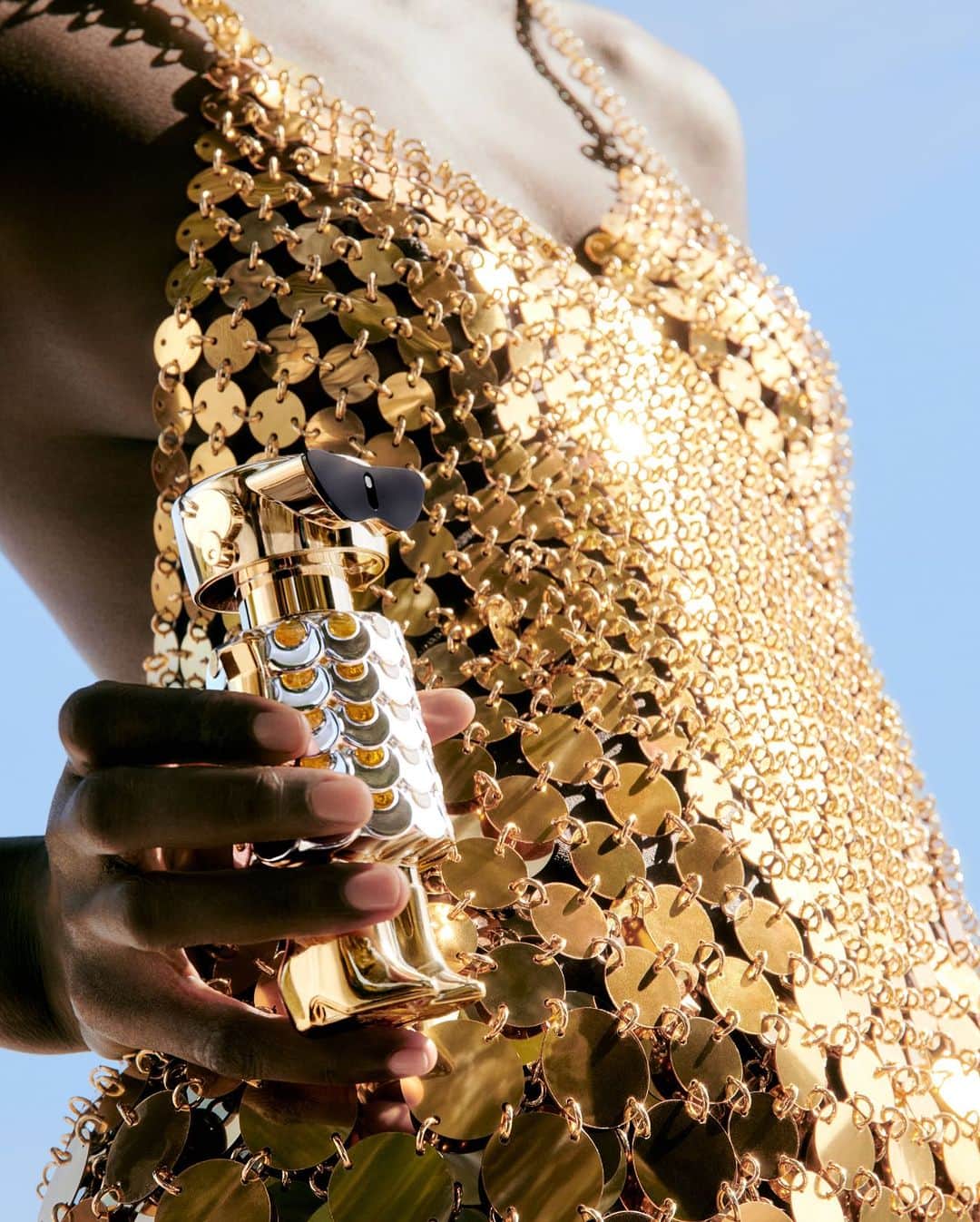 のインスタグラム：「Unlock the power of FAME. #rabanneparfums」