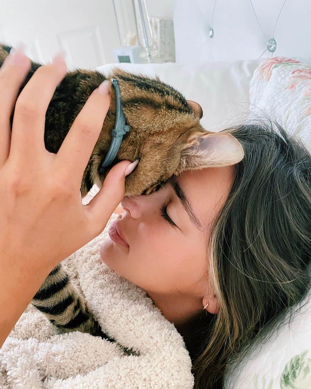 のインスタグラム：「Morning kiss from Woods🐅」