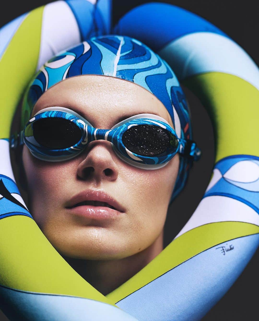 エミリオプッチのインスタグラム：「Pucci Swimwear.   Now available in store and online.  Artistic Director: @camillemiceli  Photographer: @vitofernicola  Stylist: @imruh Model: @cara_taylorrr Casting Director: @piergiorgio Hair: @pierpaololaihair Makeup: @patrickglatthaar Creative Direction & Production: @aldenteparis  #Pucci #InitialsEP」