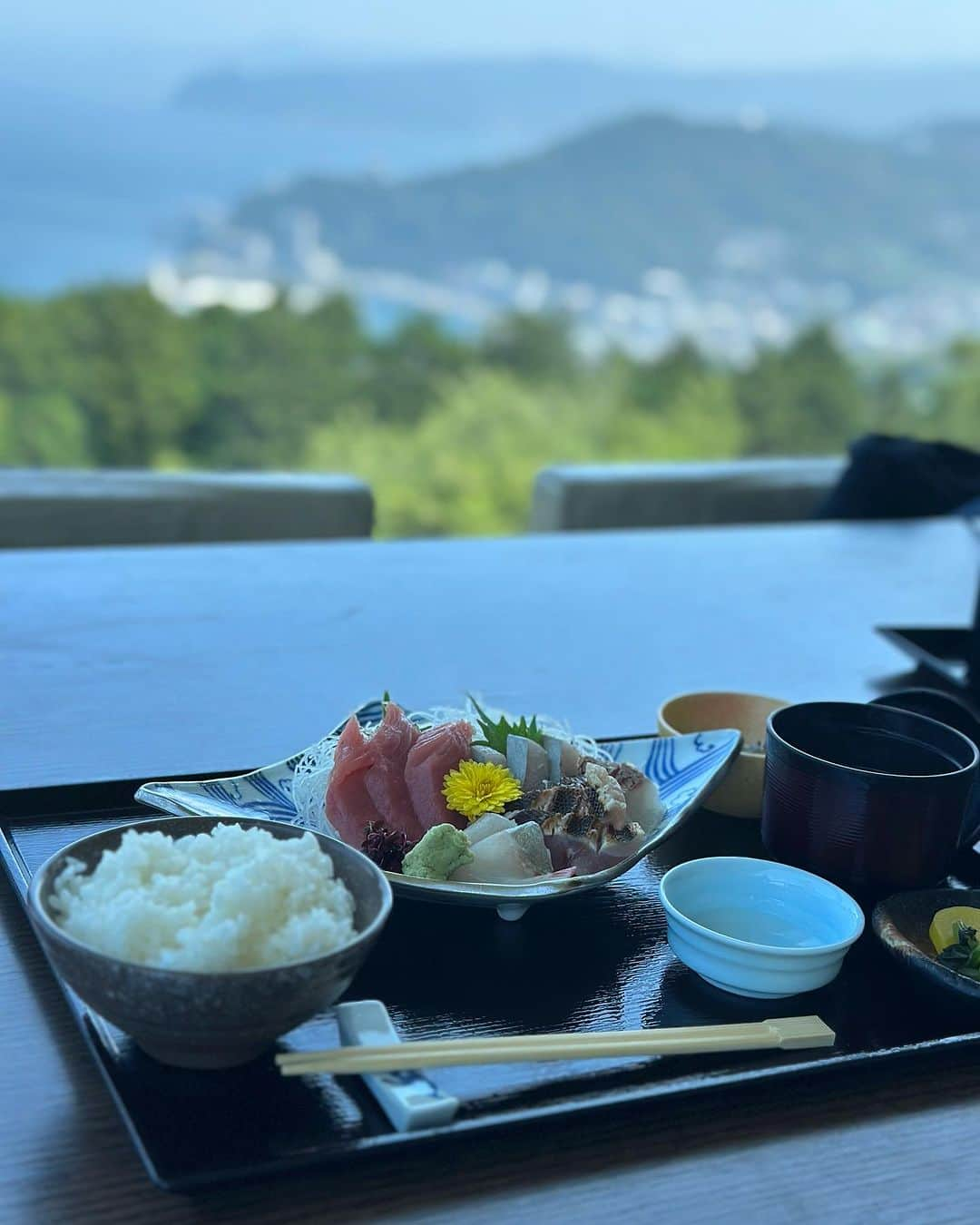 陽菜えみるさんのインスタグラム写真 - (陽菜えみるInstagram)「.  Golf & onsen trip🌳🍃 in Atami 🦆  @ayu_u3u_5 が何度も来てる ホームグラウンド熱海ゴルフ倶楽部で やっと一緒にラウンド⛳️🌈  前乗りして温泉楽しんで 翌日ゆっくり起きて 最終ラウンドでまわって またゴルフ場で温泉な弾丸♨️  🦆🦆はここの看板娘？息子？で 毎回出迎えてくれるらし〜かわえぇ💕  海風は心地良かったけど 流石に暑過ぎたから涼しくなったら あゆこの子たちに逢いに行こ〜(笑)  .」7月27日 1時34分 - emiru_haruna