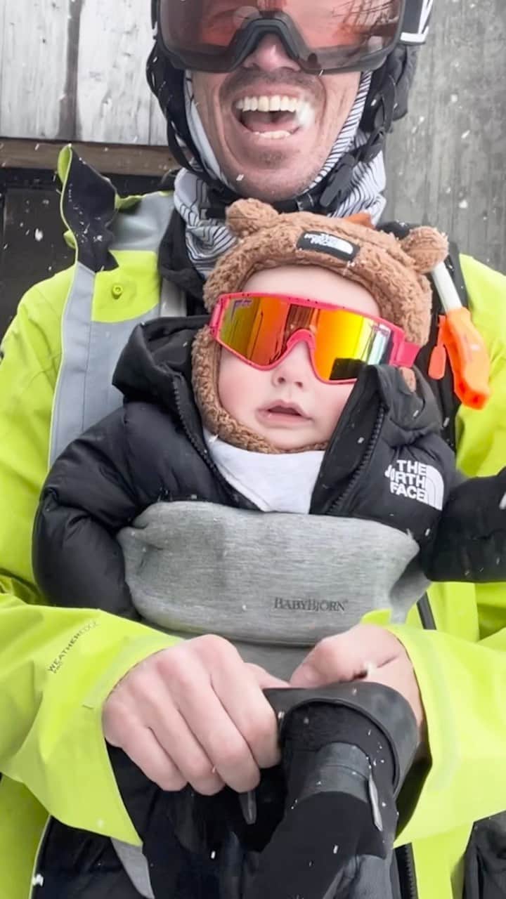 エミリー・ハリントンのインスタグラム：「Episode ✌🏻 just dropped 🙌🏻 #DangerStikTv went to Switzerland this past March for a little ski holiday and Aaro’s first trip. It was the biggest winter of our lives in Tahoe, but skiing in Europe is still an entirely different experience (think big wall/multi-pitch climbing vs sport climbing or bouldering), and one of driest winters in Europe did not lack adventure and enjoyment. Thanks for watching and subscribing! edit @etteloc 🫶🏻link in bio @tincupwhiskey @vuarnetofficial」