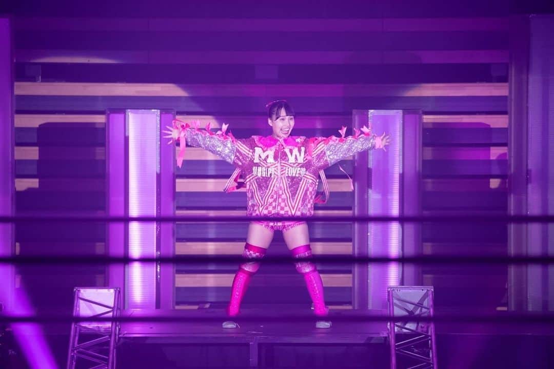 のインスタグラム：「☀️🌈👑」
