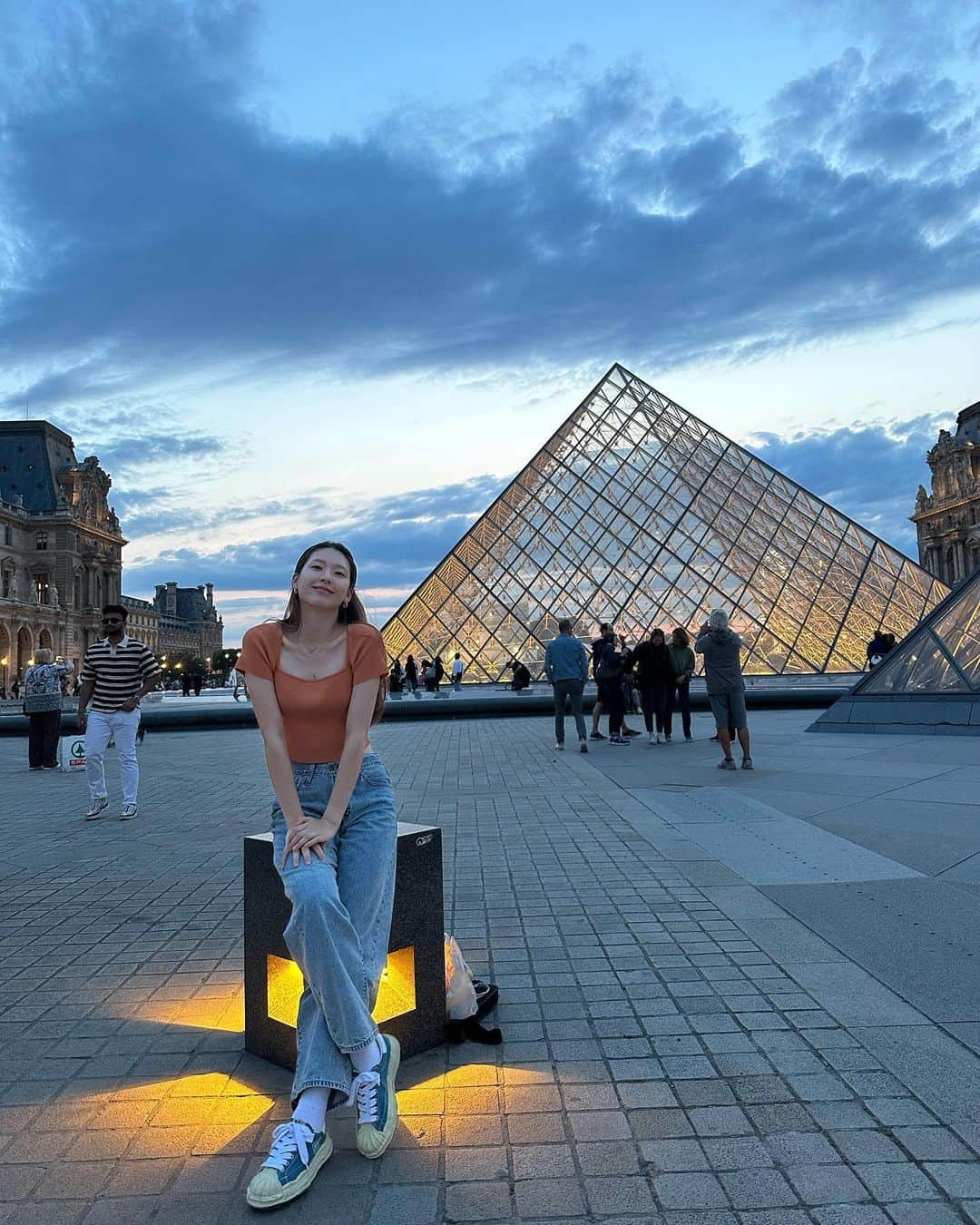 キム・ジンギョンさんのインスタグラム写真 - (キム・ジンギョンInstagram)「Ça fait longtemps paris🇫🇷🗼❤️」7月27日 13時21分 - jinkyung3_3