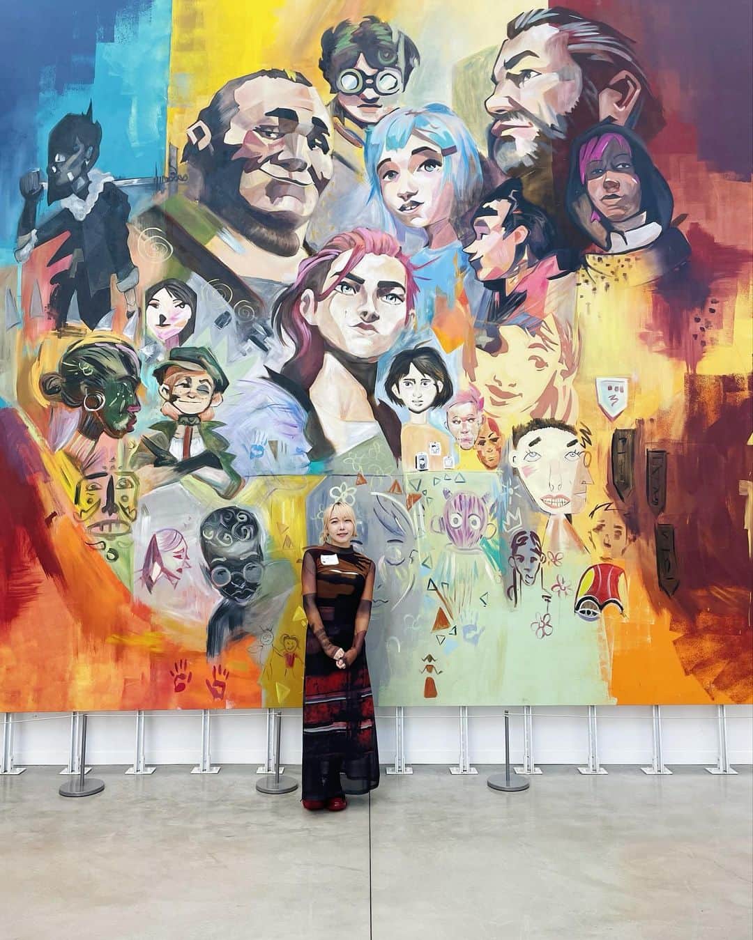 中村未来のインスタグラム：「本当に大好きな作品アーケイン(๑´ө`๑) RIOTGAMESにてワクワクするお話を🤍 すべてが遊び心に溢れていて刺激的な時間だった☄️ ⁡ #riotgames  #arcane #la」