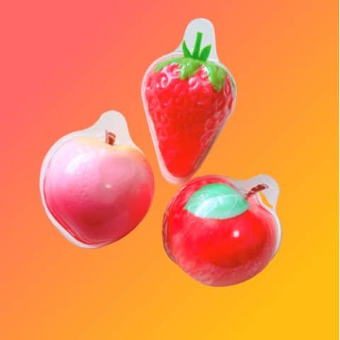 ヴィレッジヴァンガードオンラインストアさんのインスタグラム写真 - (ヴィレッジヴァンガードオンラインストアInstagram)「．🍓🍑🍎  #フルーツグミ  SNSで大流行したグミシリーズ。  りんご、いちご、ももの３種類です💖  グミの中にはそれぞれ 異なる味のソースが入っています🥰  #fruitsgummy  #グミ #映え  #お菓子 #かわいいお菓子 #ヴィレヴァン雑貨 #ヴィレヴァン #ヴィレヴァンオンライン #ヴィレッジヴァンガード」7月27日 12時00分 - village_vanguard