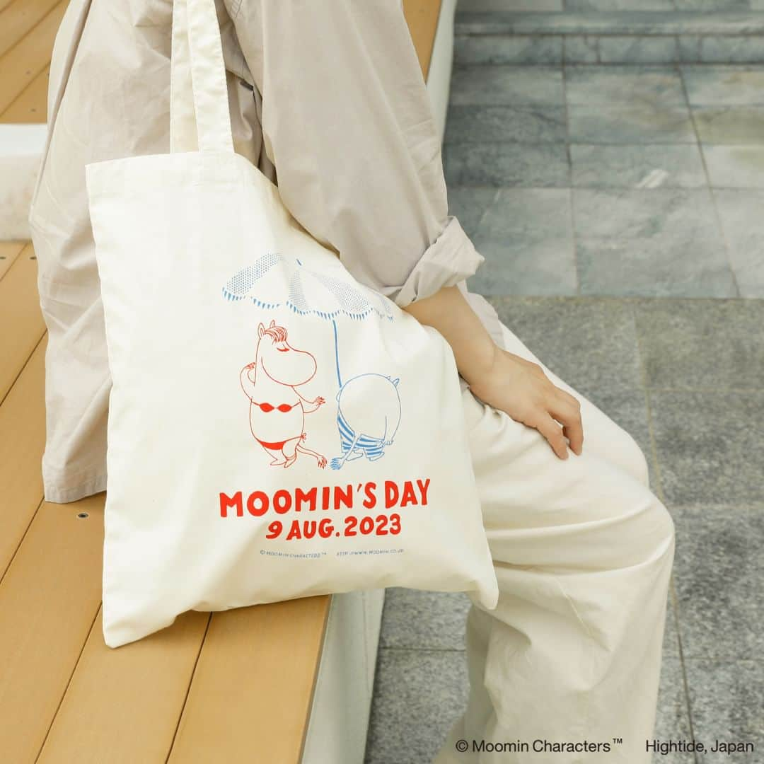 HIGHTIDE/ハイタイドのインスタグラム：「《8月9日はムーミンの日！》 HIGHTIDE ONLINE/HIGHTIDE STORE MIYASHIYA PARKにてmoomin商品をお買い上げの方に、先着で『ムーミンの日 2023 オリジナルトートバッグ』をプレゼント！  今年のムーミンの日のアートテーマは「Enjoy！」。 スノークのおじょうさんとムーミンの夏を楽しむ姿が描かれた2023年限定デザインです。  HIGHTIDE ONLINEではムーミン商品を含む4,000円以上（税込）のお買い物、HIGHTIDE STORE MIYASHIYA PARKではムーミン商品を含む3000円以上（税込）のお買い物が対象となります。  ※トートバッグは無くなり次第終了となります ※プレゼントは1回のお会計につき1枚限りです。 ※イベントや内容は予告なく変更・終了となる場合がございます。  ©Moomin characters™ Hightide,Japan  @hightide_moomin @hightide_japan  #hightide_moomin #hightide #MOOMIN #moominhouse #moomingoods #present #totebag #novelty #ハイタイドムーミン #ハイタイド #ムーミン #ムーミンの日 #ムーミンなくらし #ムーミングッズ #プレゼント #トートバッグ #ノベルティ」