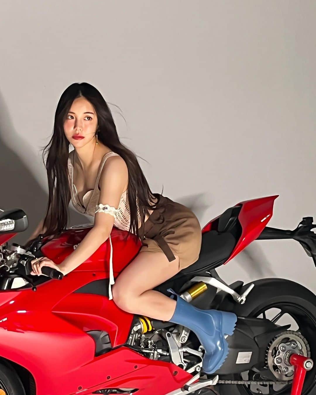 ナム・ユジョンのインスタグラム：「🏍️..💨」