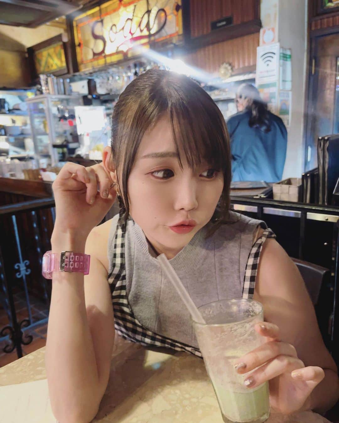 塚本舞さんのインスタグラム写真 - (塚本舞Instagram)「毎日暑いのでポニテしがち☹️ 金魚のイヤリング見える？♡」7月27日 12時48分 - maipuni