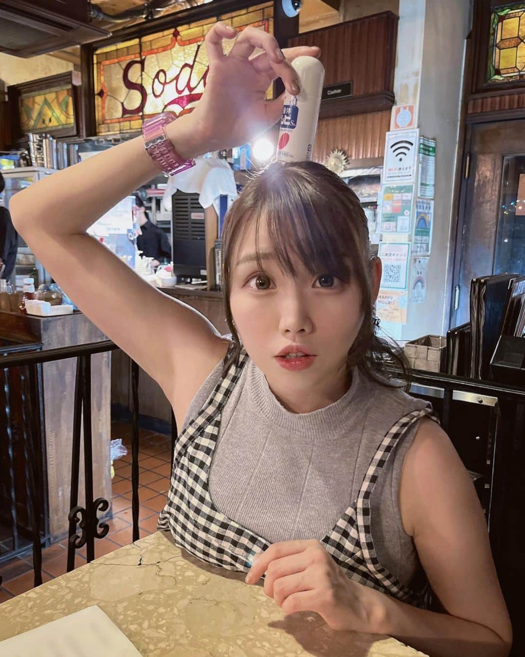 塚本舞さんのインスタグラム写真 - (塚本舞Instagram)「毎日暑いのでポニテしがち☹️ 金魚のイヤリング見える？♡」7月27日 12時48分 - maipuni