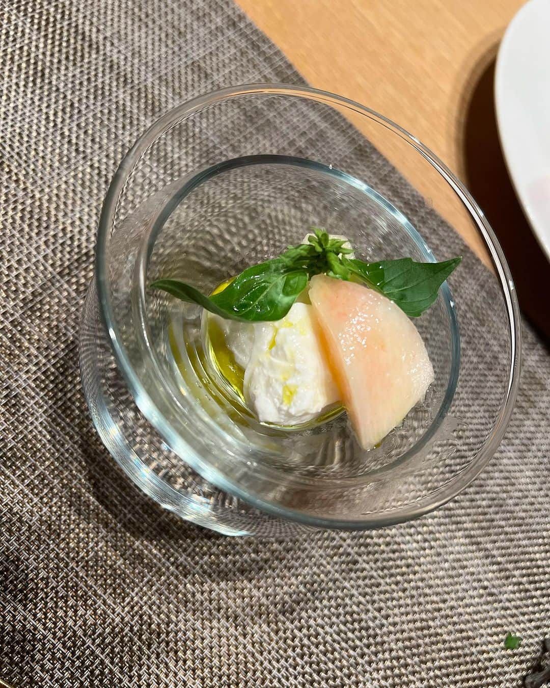 のあぽよさんのインスタグラム写真 - (のあぽよInstagram)「年会費3桁の会員制レストラン🍽️ めちゃくちゃ美味し過ぎたし招待して頂けた事が感謝すぎる🥲 普通ではまず行けない、、、😭 あり得ないくらい美味しくてとろけました。  .  #西麻布4#会員制レストラン#雲丹#鮑#dinner#六本木#麻布#西麻布」7月27日 12時59分 - noatan090924