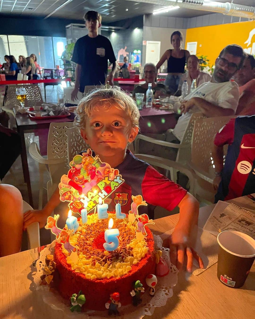 マルク・ムニエッサのインスタグラム：「Happy birthday Biel!! T’estimem molt preciós❤️🎉🎊」