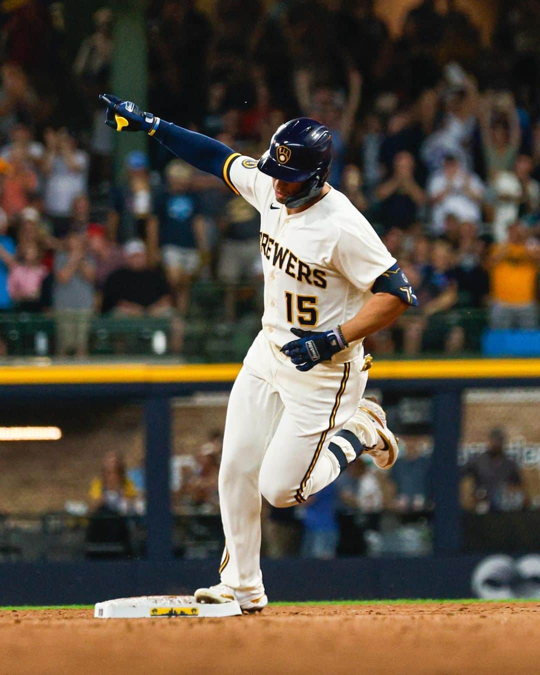 ミルウォーキー・ブルワーズのインスタグラム：「Shutout, fourth series win vs. the Reds, and still in first place.   #ThisIsMyCrew」