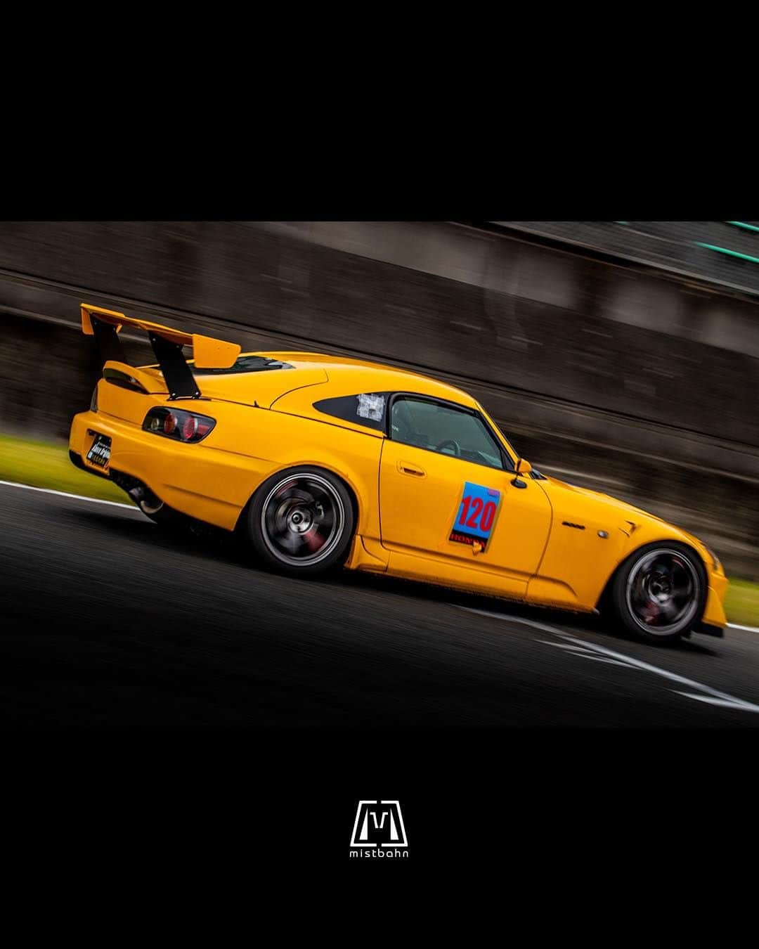 mistbahnさんのインスタグラム写真 - (mistbahnInstagram)「_ ABOVEORIGINAL Honda AP2 S2000 _ 🚗: @unagitea 📷: @mistbahn _ Shot on 9-Oct 2022 🏁 "Circuit Festa ( @circuit_festa_west_japan )" "HONDA ONE MAKE RACE". Central Circuit (Hyogo Japan) _ JP) 2022年10月9日、セントラルサーキットで開催された「サーキットフェスタ ( @circuit_festa_west_japan )」内の「ホンダ・ワンメイク・レース ( @hondaonemakerace )」で撮影。 _ #circuitfesta #サーキットフェスタ #サーキットフェスタ2022 #hondaonemakerace #ホンダワンメイク #centralcircuit #セントラルサーキット #aboveoriginal #honda #s2000 #hondas2000 #ホンダs2000 #s2k #ap2 #ap1  #f22c #f20c #fseries #timeattack #timeattackjapan #hondasontrack #rays #volkracing #te37 #spiritshocks #制動屋 #seidoya #advan #trackcar」7月27日 5時48分 - mistbahn