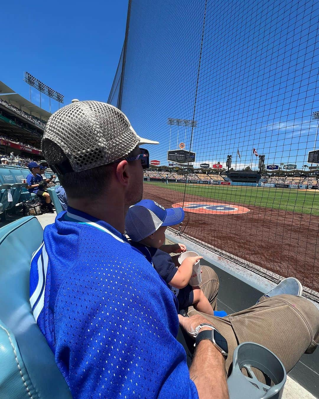 スティーヴン・アメルのインスタグラム：「1st ⚾️ game —」