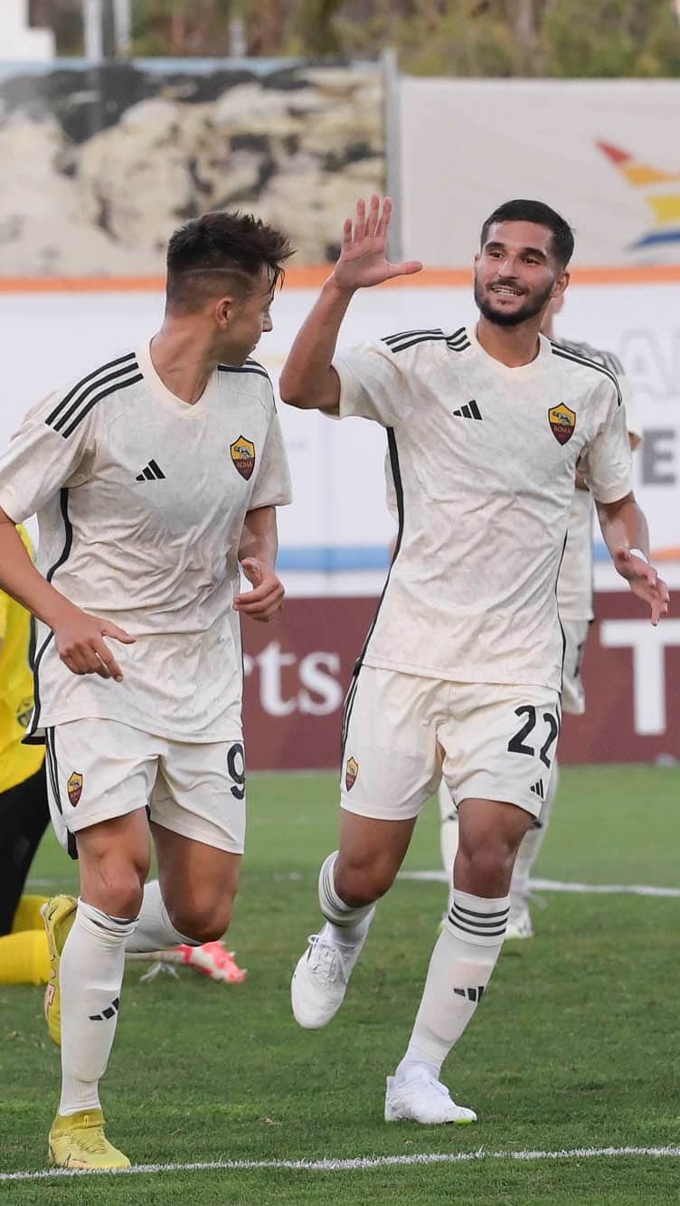 ステファン・エル・シャーラウィのインスタグラム：「Elsha scored the first goal in our new kit! 🔥  #ASRoma #RomaBraga」