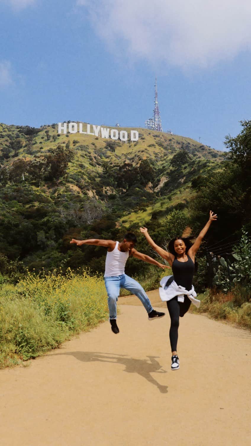 のインスタグラム：「There’s no doubt Southern California is a dream. The question is: where to go? 🤷  Save this itinerary, put some pins on the map and hit the road for a glitzy, hip and sunny vacation in the USA! 🗺️🚘  📍West Hollywood  Dinner with fancy vibes @meroiswesthollywood @madeoristorante  📍Costa Mesa  Cool art @ocmamuseum  Luxury shopping @southcoastplaza  📍Dana Point  Whale watching @ocean_institute  Shop, dine and play @danapointharbor   #VisitTheUSA #VisitCalifornia #WestHollywood #DanaPoint #MyDanaPoint #WeHo #USARoadTrips」