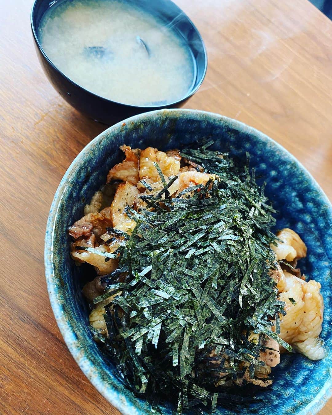 小沢仁志さんのインスタグラム写真 - (小沢仁志Instagram)「おはようさん❗️ 豚丼食って野球へ⚾️ いゃ、今日もやばいな💦 一日頑張っていこうか👍」7月27日 7時41分 - ozawa_hitoshi