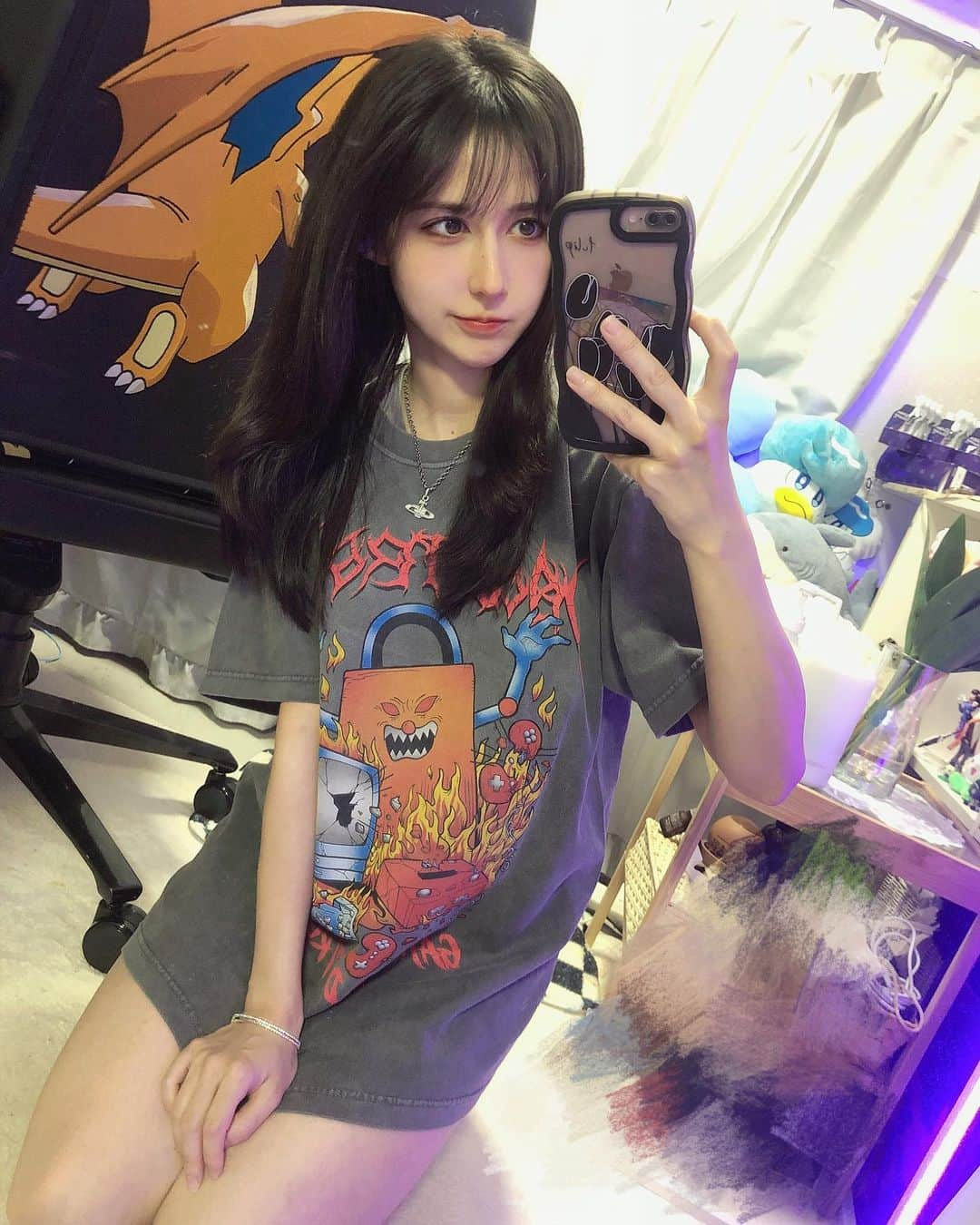 Lizのインスタグラム：「欲しかったTシャツ、着倒します #twitch #twitchstreamer #streamer #cosplayer #cosplayergirl #配信者 #コスプレ #コスプレイヤー #ストリーマー #ゲーマー #ゲーマー女子 #gamer #gamergirl #vaultroom」