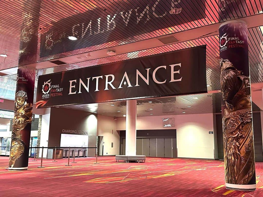 FINAL FANTASY XIVさんのインスタグラム写真 - (FINAL FANTASY XIVInstagram)「2 days until the Fan Festival 2023 in Las Vegas!   The convention hall is coming along nicely 😌 🙏  #FFXIV #FF14 #FFXIVFanFest」7月27日 8時00分 - ffxiv