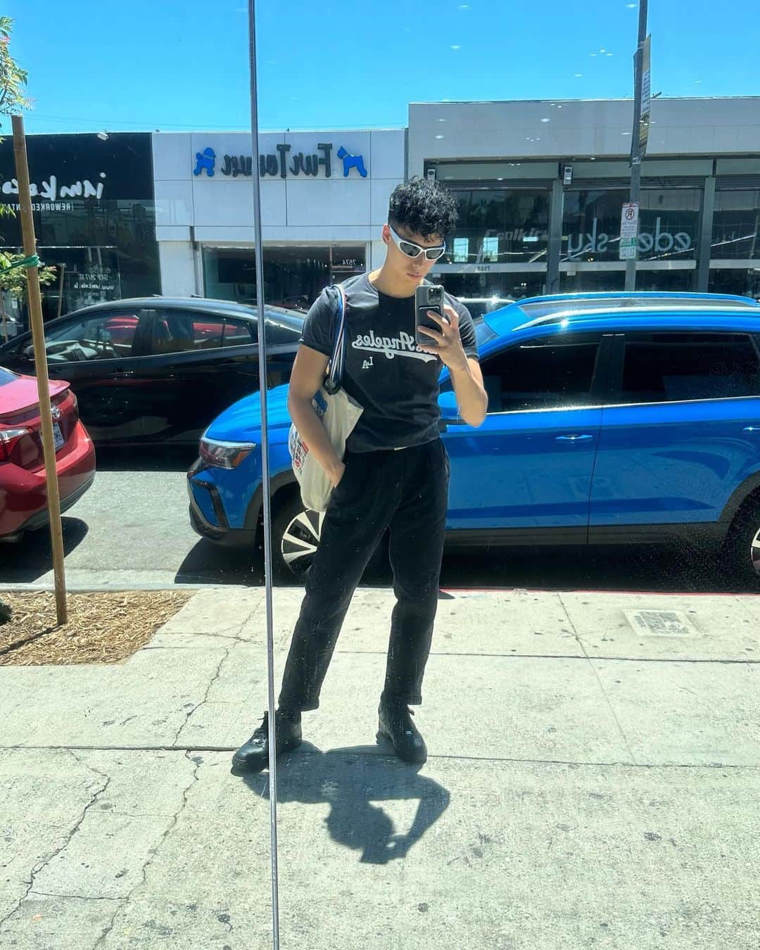 柳喬之のインスタグラム：「getting tanned so quickly」