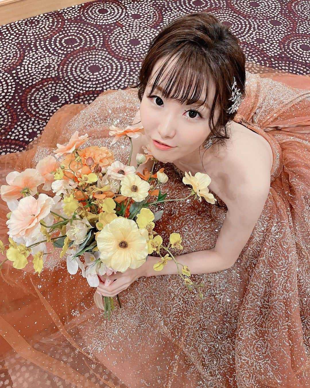 湊月莉子さんのインスタグラム写真 - (湊月莉子Instagram)「オレンジのドレスでブライダルフェア💐ブーケもオレンジで可愛かった♡#ブライダルモデル #ブライダルフェア #模擬披露宴 #模擬披露宴モデル #ウェディングモデル #式場探し #ドレス迷子の花嫁さんを救いたい #モデルさんと繋がりたい #美男美女と繋がりたい #都内式場 #オレンジドレス #ウェディングドレス #カクテルドレス #カラードレス #ビジューアクセサリー」7月27日 8時14分 - le_petit_prince6