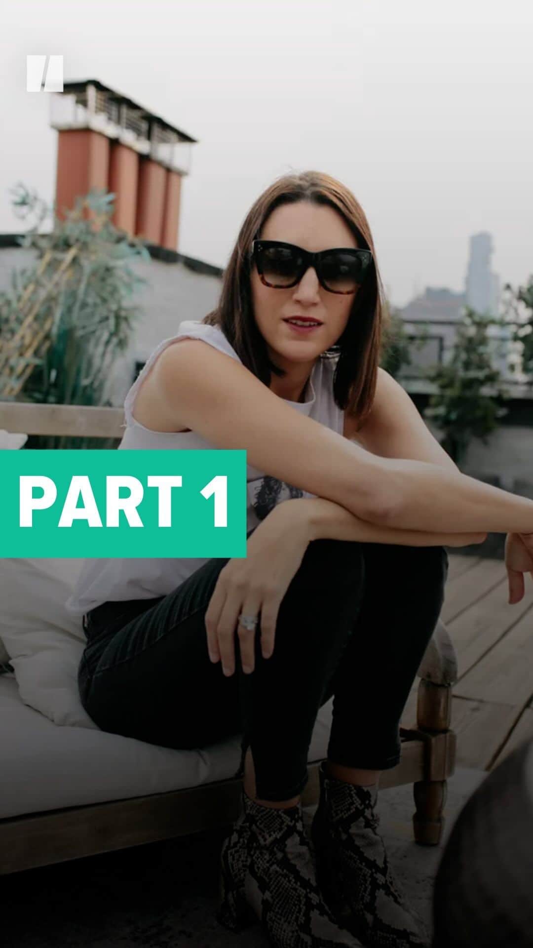 Huffington Postのインスタグラム：「In an essay for HuffPost, guest writer Tiffany Dyba opened up about finally making peace with her decision to not have kids after a devastating incident.  “My ambivalence [about having children] haunted me throughout my 20s and 30s as I waited for an alarm to go off, hoping my biological clock would ring loud enough so I could hear it,” wrote Dyba, whose husband Steve was unsure, too.  “We should want kids, right? That’s what you’re supposed to do when you love someone and build a life with them, isn’t it? I was mad at his hesitation even though I had been hesitating.”  After they got to a more stable place in their careers and lives years later, they decided to start trying for a baby.  “Something shifted for both of us. … There was no real memorable conversation attached to this choice. It almost felt like we were both throwing in the towel.”  Read more at our link in bio.」