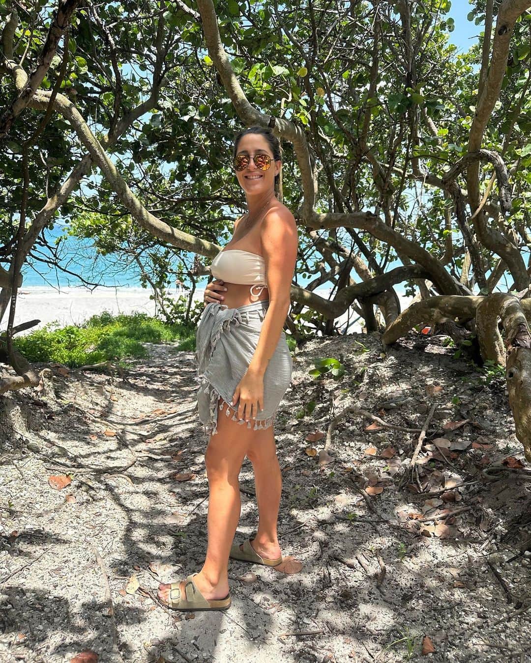 ジェイ・マリー・グリーンのインスタグラム：「🏝️ ☀️ 🐠」