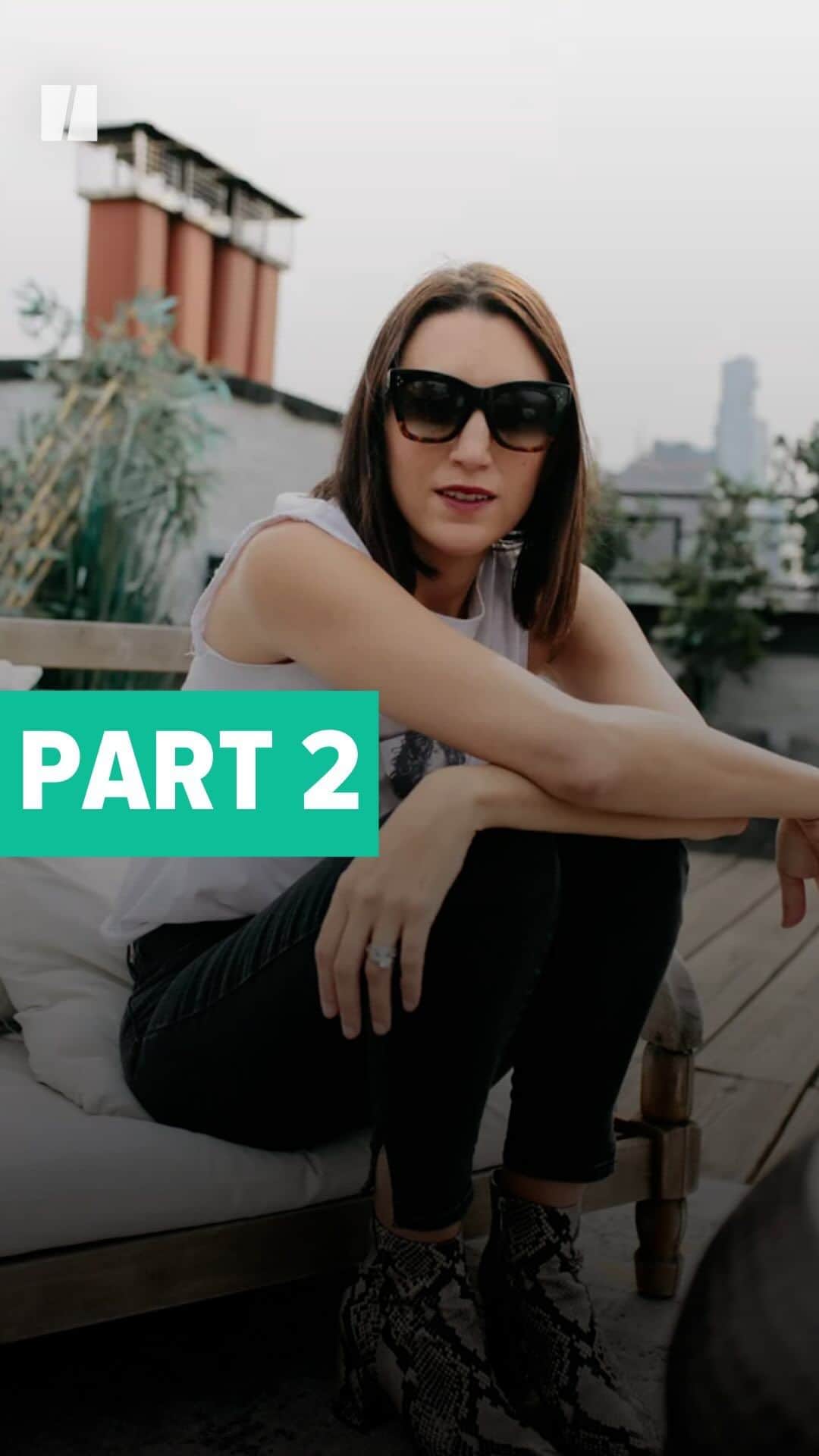 Huffington Postのインスタグラム：「In an essay for HuffPost, guest writer Tiffany Dyba opened up about finally making peace with her decision to not have kids after having a miscarriage.  “After my miscarriage, I no longer felt excited about having a baby. My friends continued to get pregnant, and I would try on the role of mother just for a moment to see how it looked on me. But I couldn’t conjure an image of myself as the permanent version,” wrote Dyba.  “I’ve grown more comfortable with my choice. … I no longer feel the need to prove to the haters ― and the rest of the world — that the choices I make for and about my body are valid.”  Read more at our link in bio.」
