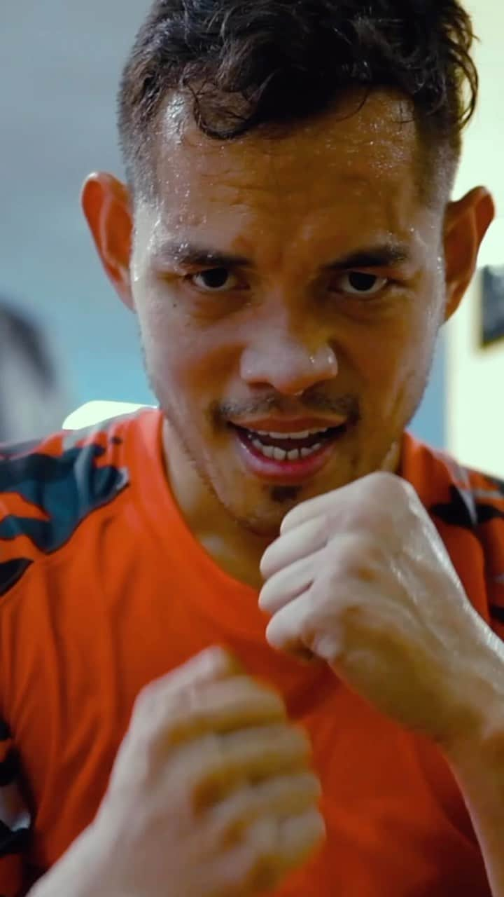 Noito Donaireのインスタグラム：「Shoutout to my cousin @nonitodonaire for his upcoming fight this weekend! Go get em champ!! We filmed this vid back in 2018.  #teamdonaire #nonitodonaire #boxing #champ #donairevssantiago #crawfordspence #lasvegas #hawaii #oahu」