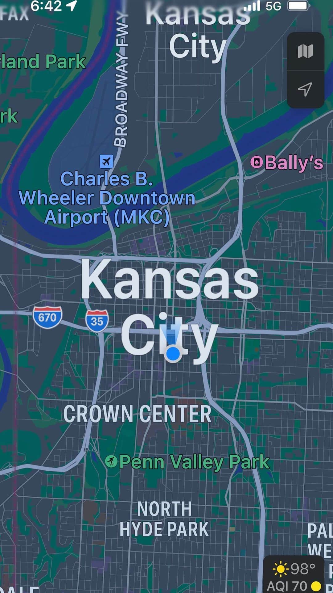 ジム・アドキンスのインスタグラム：「Day off in KCMO. Finally had a chance to finish my independent film project. Been a labor of love since the beginning. Although SAG members are part of the crew, directing/writing/editing and on-camera talent … the entire production is in compliance with the strike. Hope you like it!」