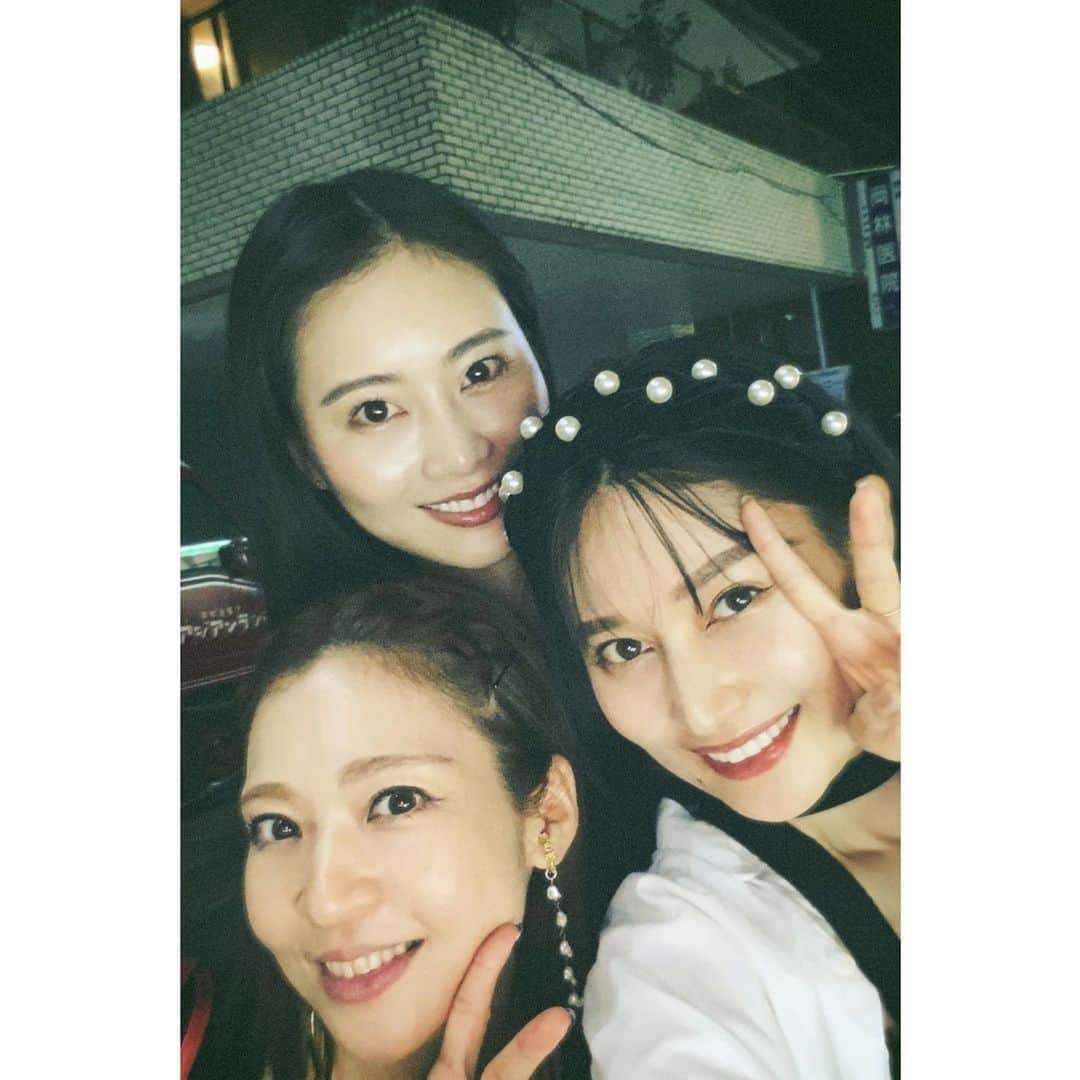 佐藤乃莉のインスタグラム：「賑やか女子会🌹  明るいうちから会ってたのに あっと言う間に夜に😂  #friends #smile #女子会ディナー」