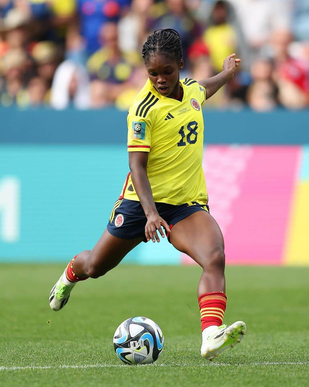 adidasのインスタグラム：「Moments to remember from week one of @fifawomensworldcup 👀   🇨🇴 Linda Caicedo joining the ranks of legendary footballers to score in their World Cup debut  🇵🇭 Philippines historic debut as the first team to represent the nation on a World Cup stage and celebrating their first win  🇩🇪 6 goals by Germany, the highest in a single match thus far 🇮🇹 Italy’s 87th minute winner over Argentina  🇯🇵 Japan becomes the first federation to secure a spot in round of 16    #FIFAWWC 📸FIFA/Getty」