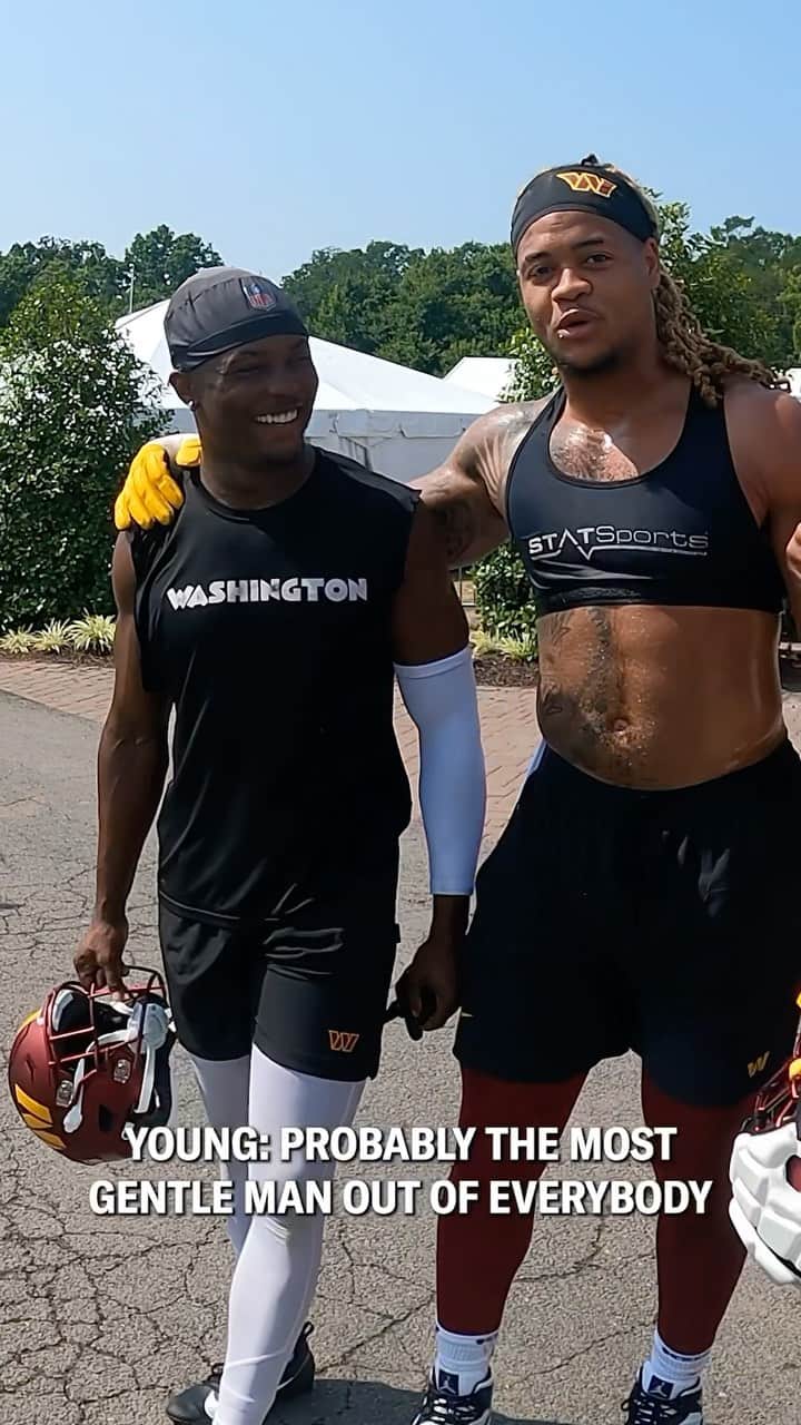 ワシントン・レッドスキンズのインスタグラム：「QOTD: which teammate did you miss the most over the summer 🥹」